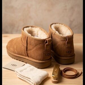 Women's Tan Moccasin Shoes